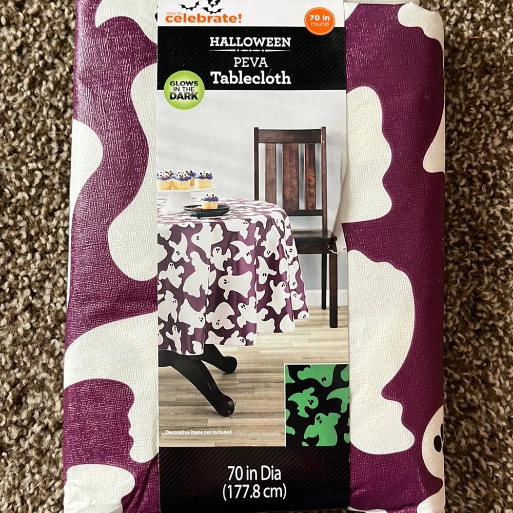 Round Purple with white ghost glow in the dark table cloth